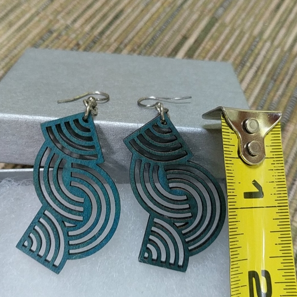 Wooden lightweight blue drop earrings - Picture 4 of 4